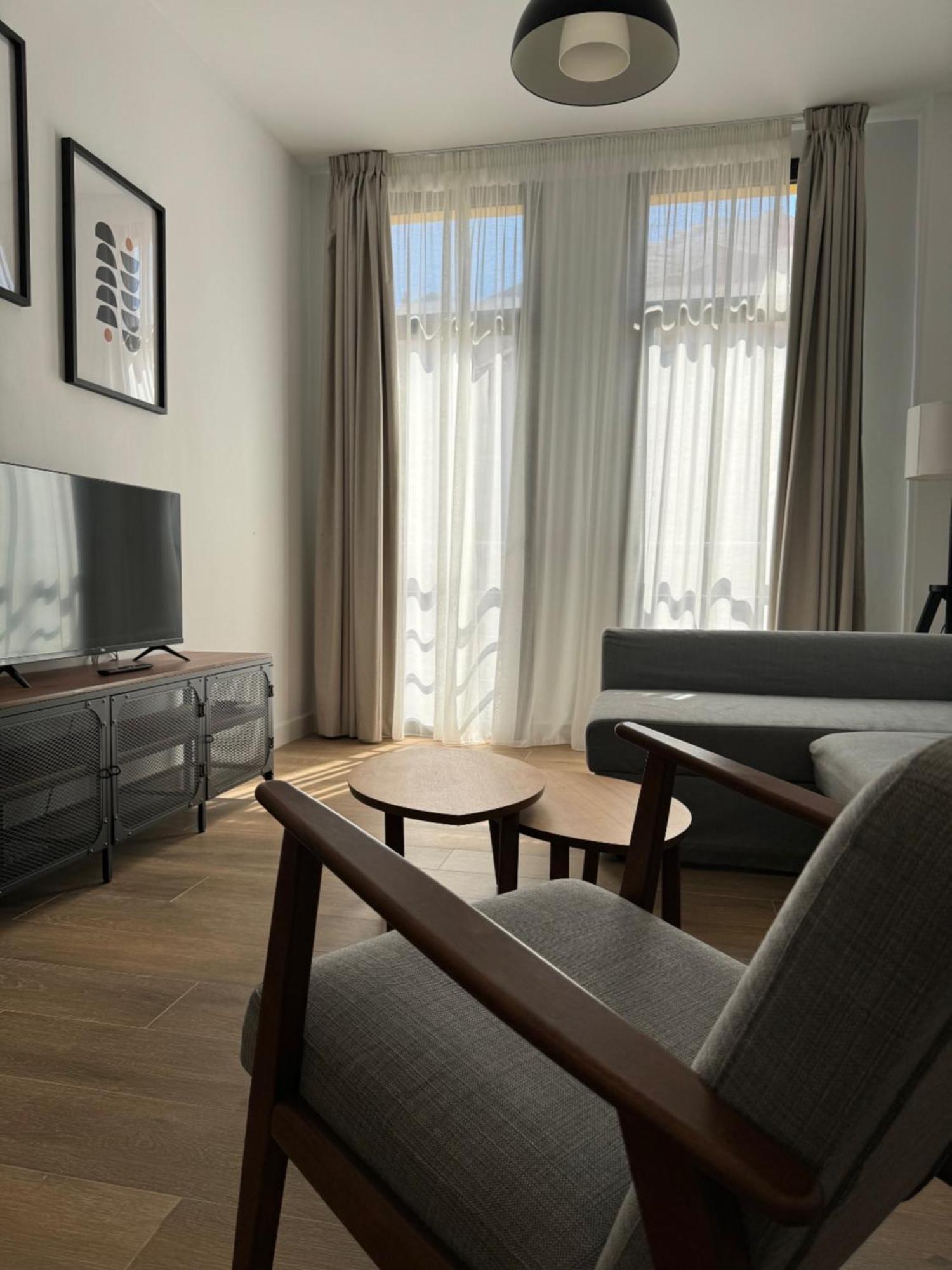 Plaza Victoria Apartments Малага Экстерьер фото