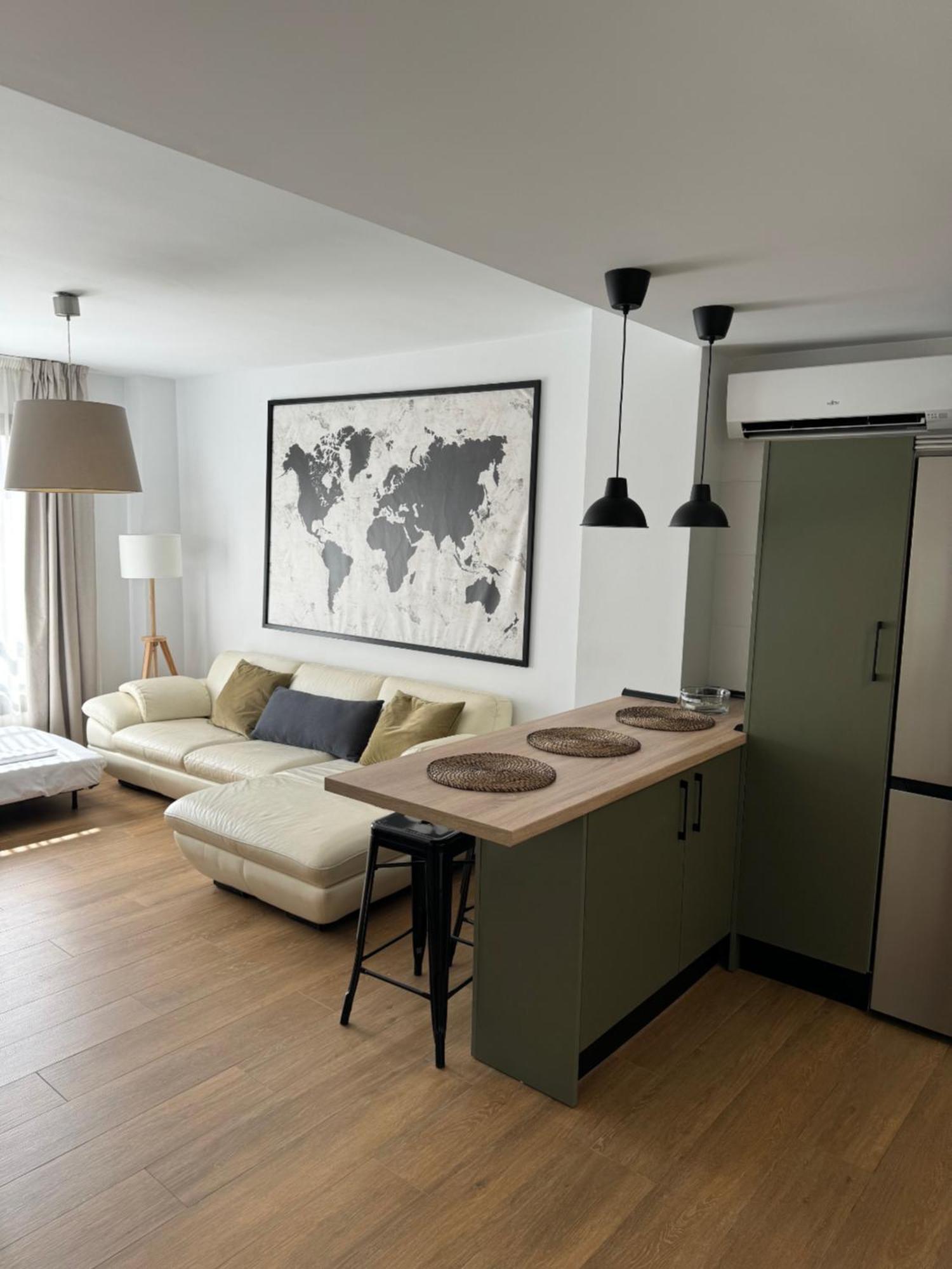 Plaza Victoria Apartments Малага Экстерьер фото